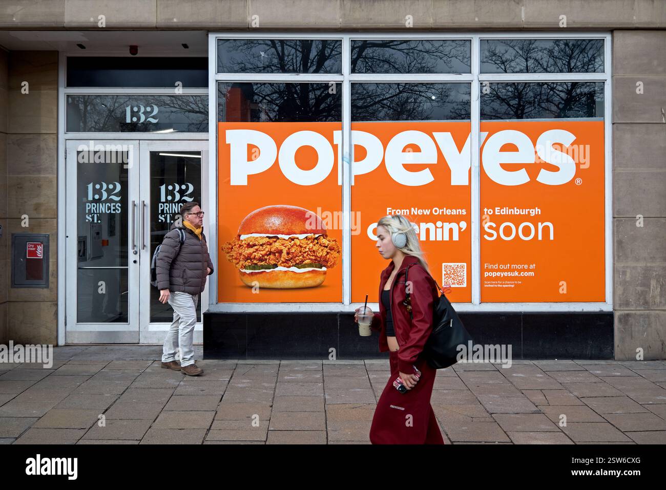 Popeyes American Burger fast food presto disponibile a Princes Street, Edinbburgh, Scozia, Regno Unito. Foto Stock