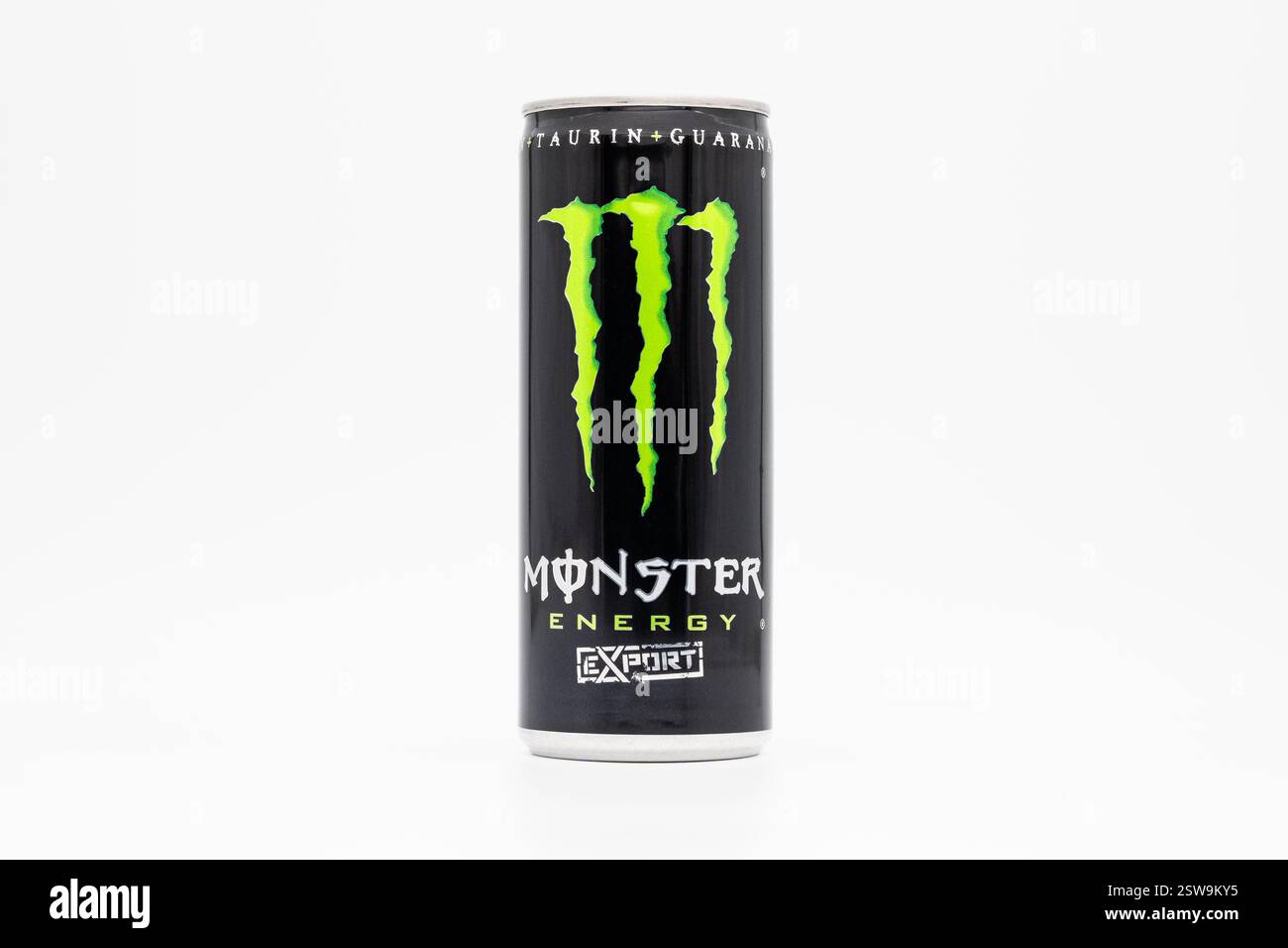 Monster Energy drink Export Beverage. Barattolo da 250 ml nell'aroma originale venduto in Germania. Di piccole dimensioni del famoso mostro verde. Foto Stock