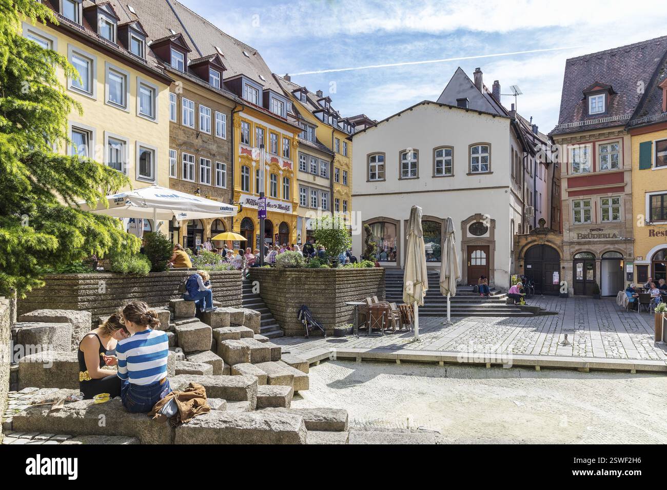 Vecchio e nuovo al mercato della frutta della città isola, Bamberga, Baviera, Germania, Europa Foto Stock