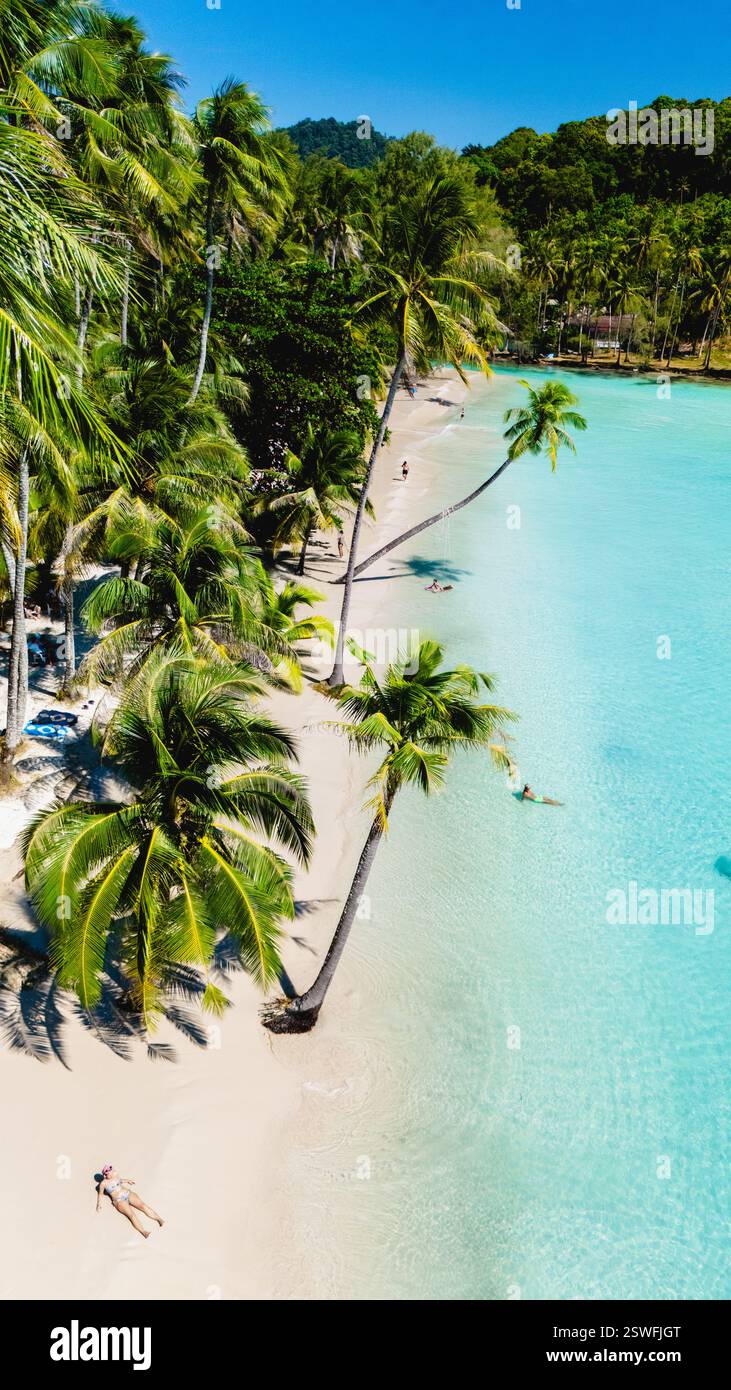Scoprite la serenità delle spiagge incontaminate e del Paradiso tropicale di Koh Kood in Thailandia Foto Stock