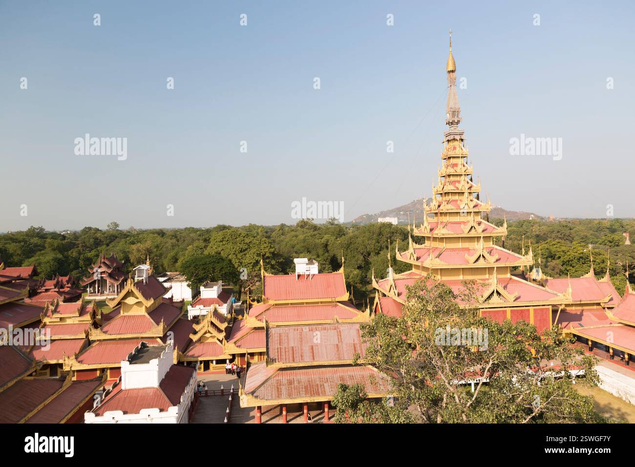Myanmar, Mandalay, vista sul complesso del Mandalay Palace. Foto Stock