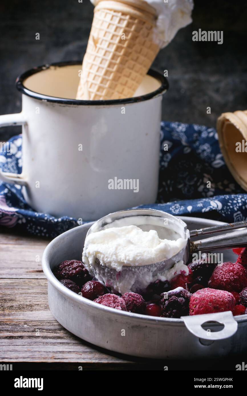 Gelato in coni di wafer Foto Stock