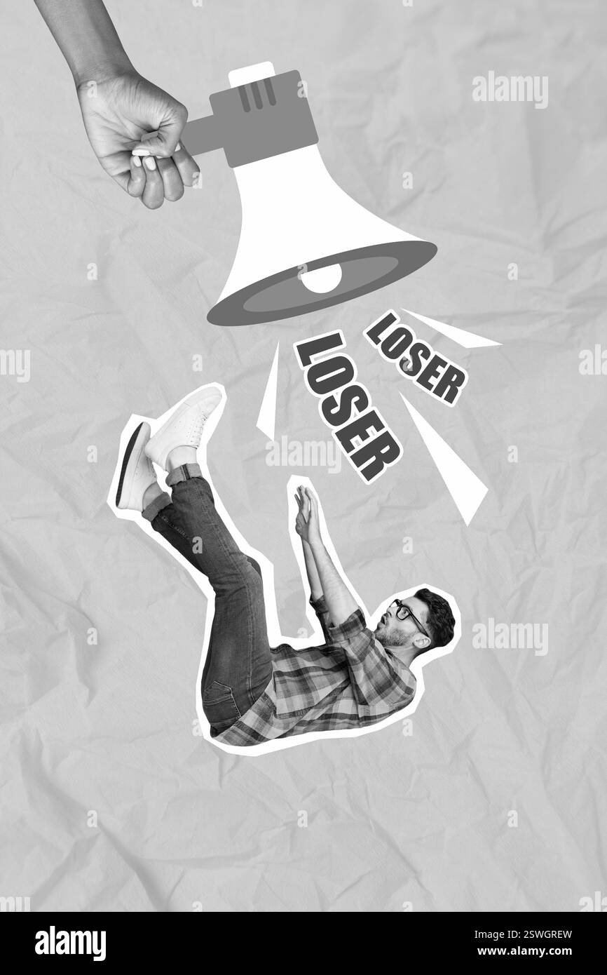 Modello creativo collage di lavoratore del tipo hanno dittatore bosy capo urlare microfono perdente azienda bully concetto Foto Stock