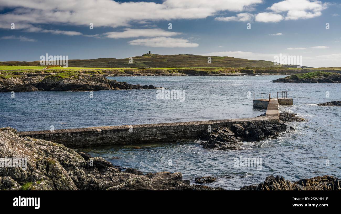 La spiaggia di Cahermore con Blackball Head sullo sfondo, Beara Peninsula, Contea di Cork, Irlanda Foto Stock