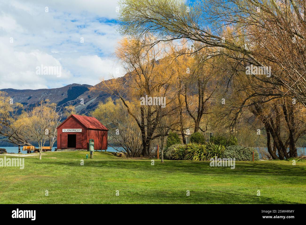 Una capanna sulla riva del lago Wakatipu a Glenorchy, Otago, nuova Zelanda Foto Stock