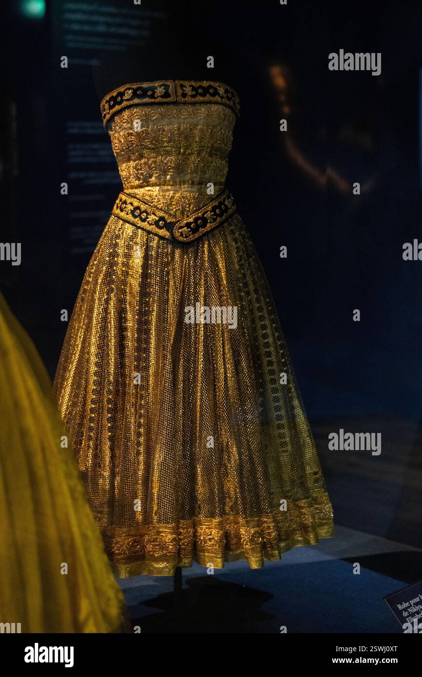 Un costume per il personaggio di Nikiya nel balletto "la Bayadère" nella collezione permanente Rudolf Nureyev del CNCS di Moulins, in Francia. Foto Stock