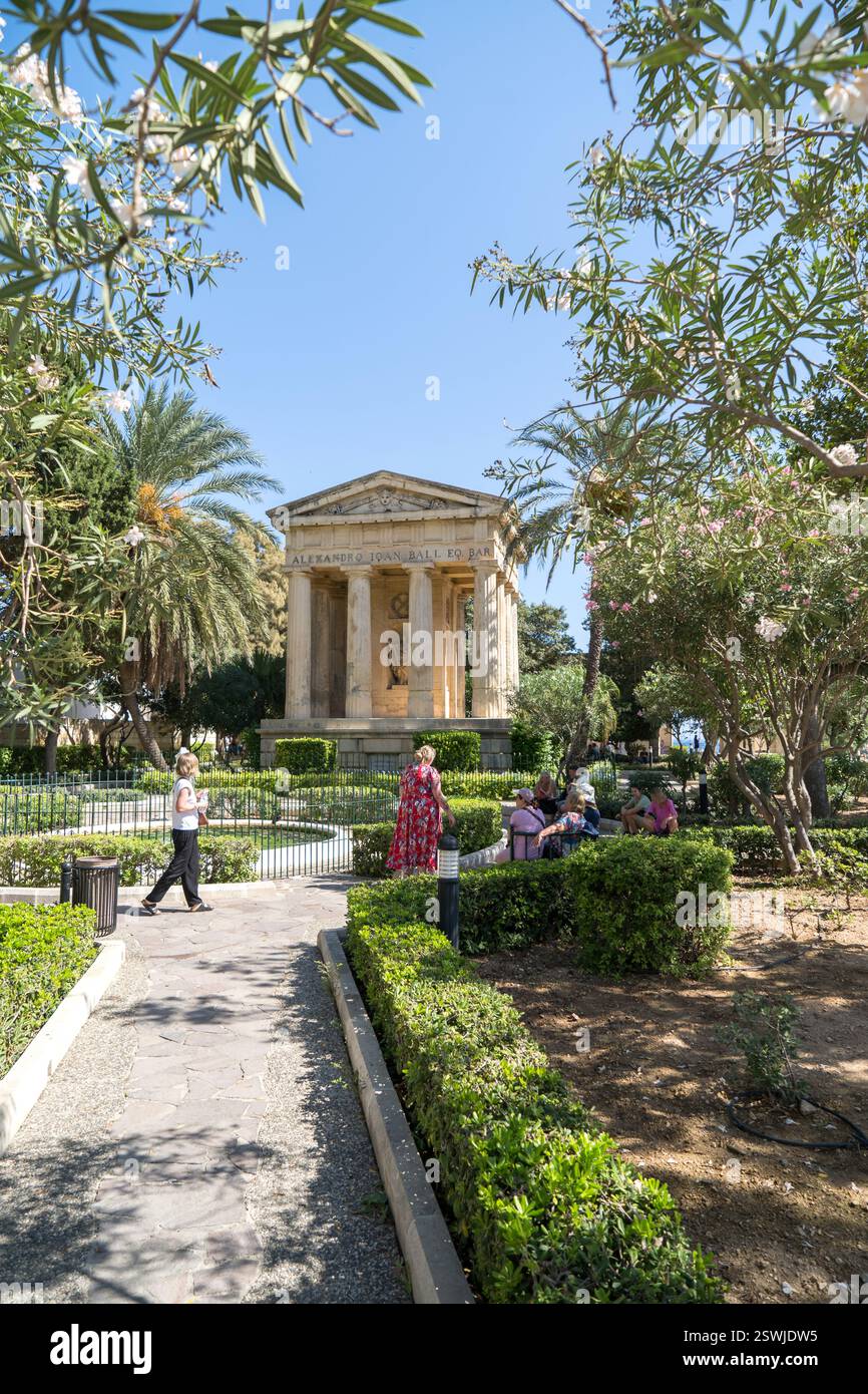 Monumento neoclassico dedicato ad Alexander Ball a Valletta, Malta. Foto Stock