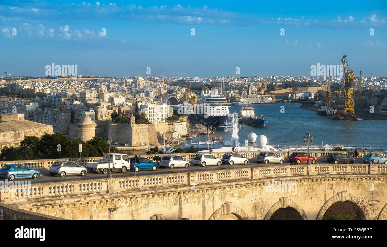 Fortificazioni storiche, Grande Porto e Tre Città. Malta. Foto Stock