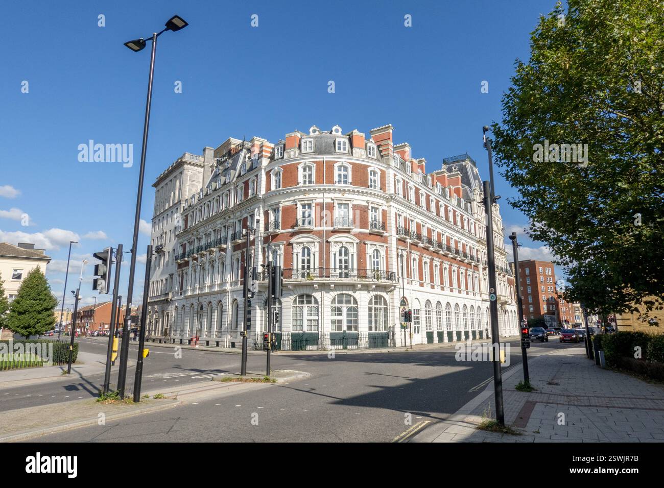 South Western House Hotel, il Grand Building Exterior di Southampton, Inghilterra, è stato costruito come hotel, ora sono Appartamenti, Historic Railway Hotel Foto Stock