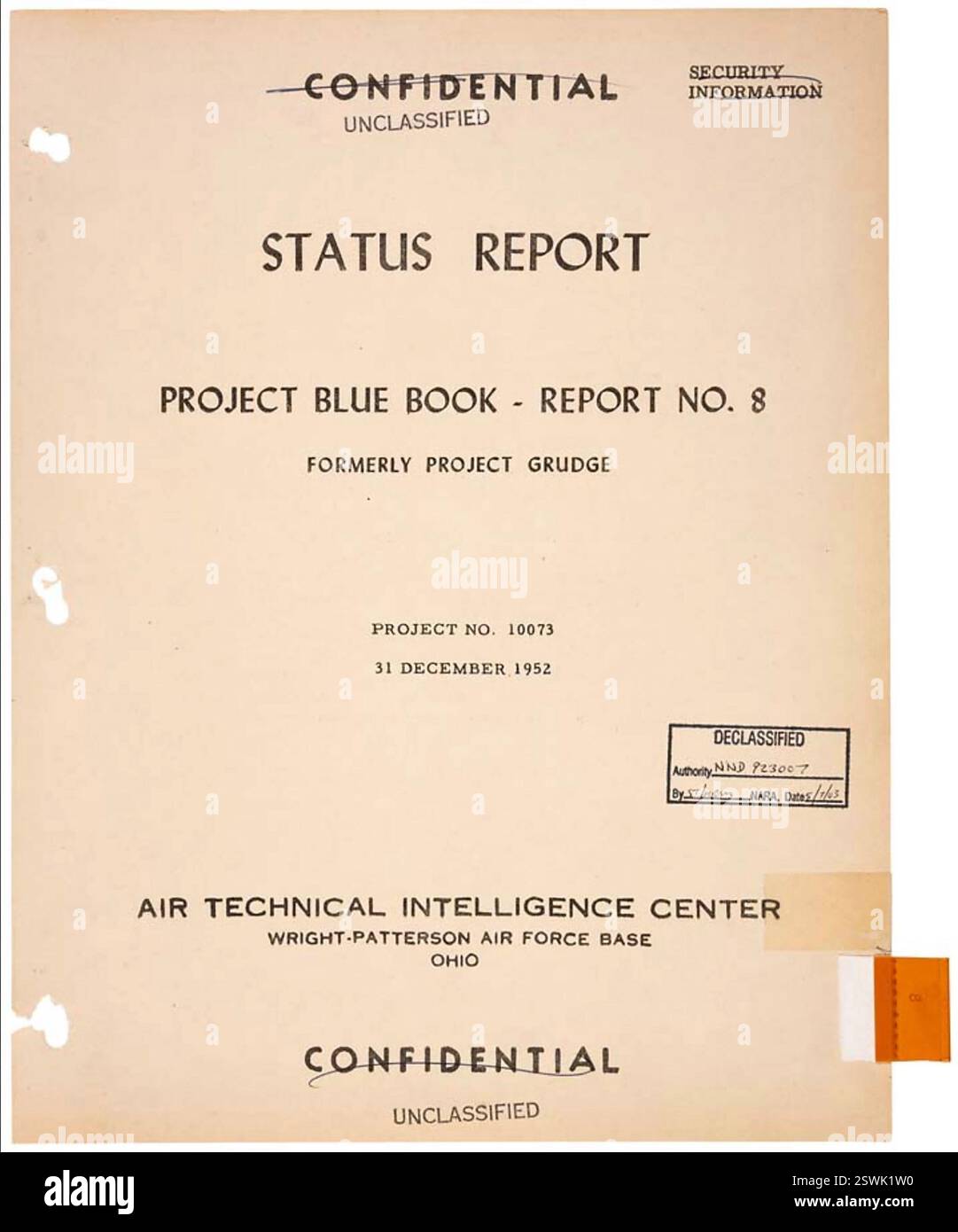 Project Blue Book, rapporto di stato numero otto. Project Blue Book è stato il nome in codice per lo studio sistematico degli UFO da parte della United States Air Force dal marzo 1952 al suo termine il 17 dicembre 1969. Foto Stock