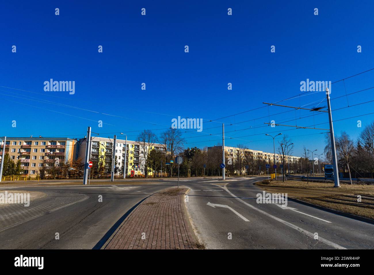 L'incrocio tra via Wladysława Orkana e via Listopada 11 a Czestochowa, linea del tram numero 3 Foto Stock