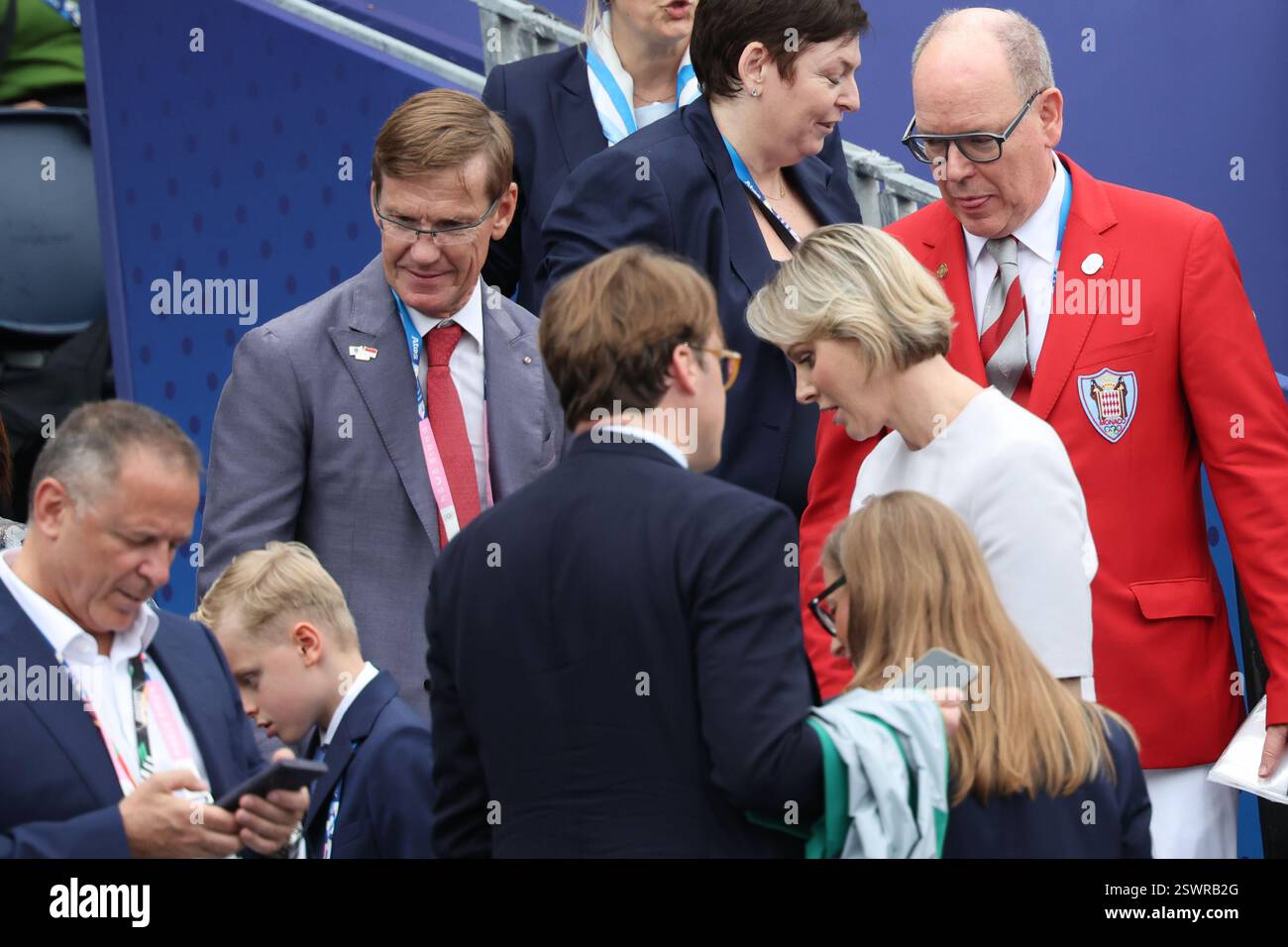 26 luglio 2024 - Parigi, Francia: Il Principe Alberto II di Monaco, la Principessa Charlene Wittstock di Monaco e il loro figlio il Principe ereditario Jacques arrivano al t Foto Stock