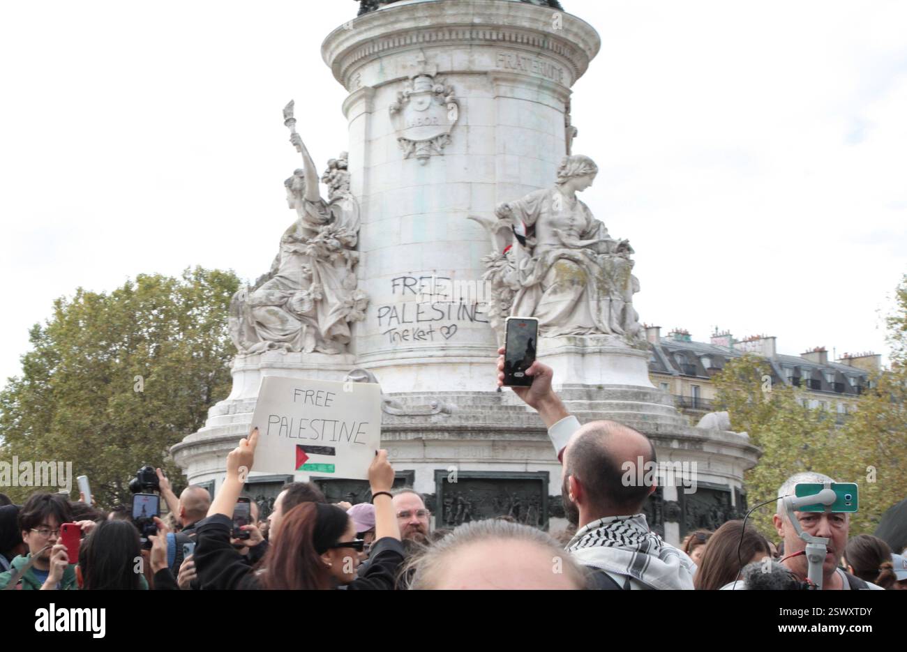 Francia Parigi manifestazione pro flavinienne pour Gaza Place de la République 14 ottobre 2023 Foto Stock