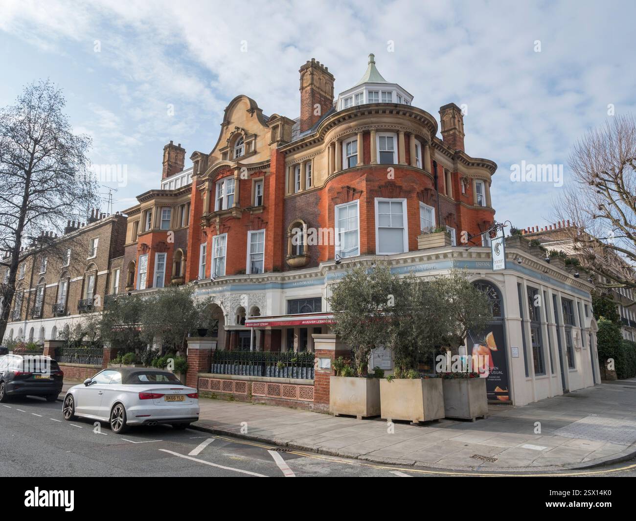 Esterno del Maroush St John's Wood, Crockers Folly (architetto: Charles Worley) in Aberdeen Place, St Johns Wood, Londra, Regno Unito. Foto Stock