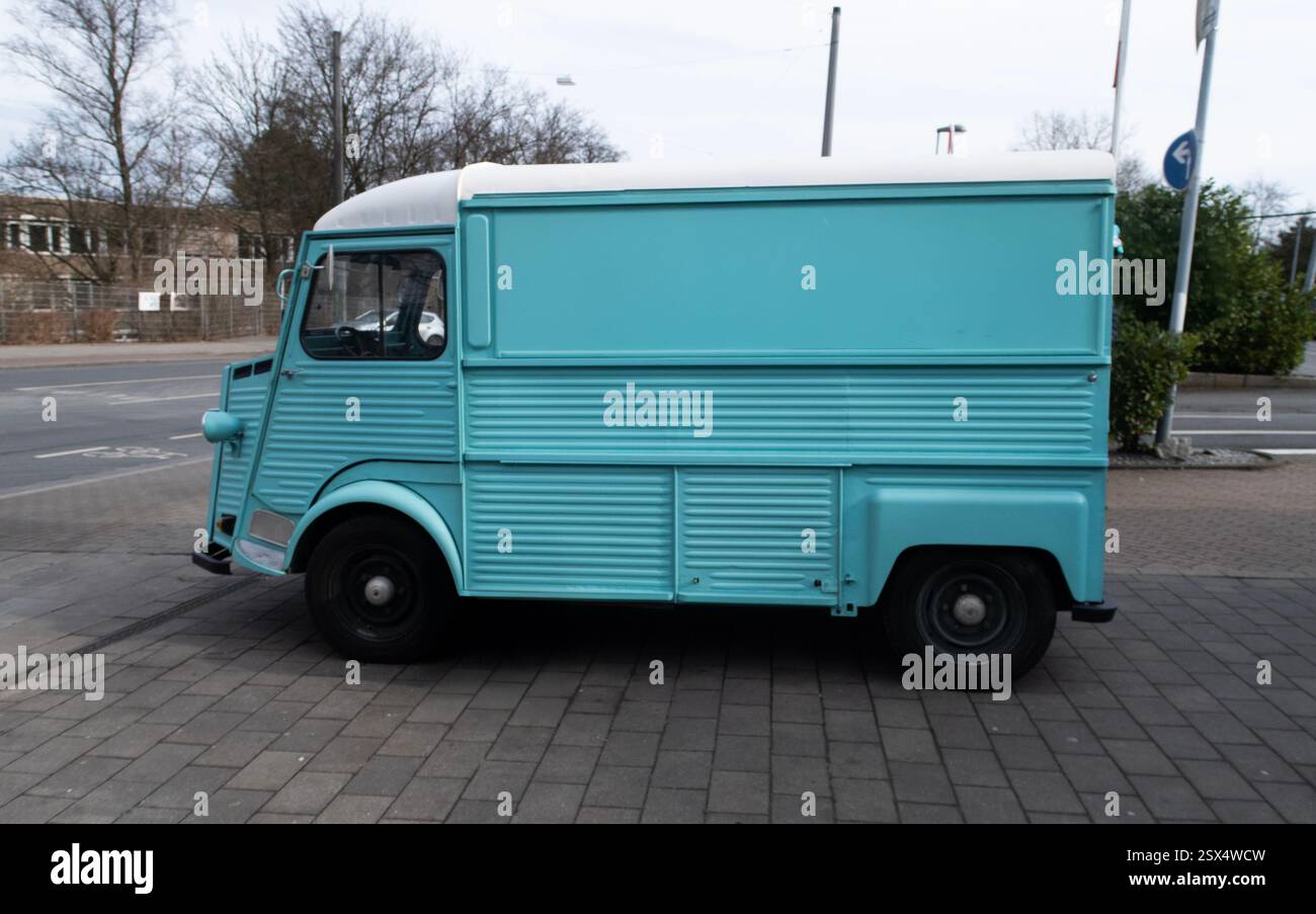 "Truck Citroën vintage Turquoise: Un classico senza tempo" Foto Stock