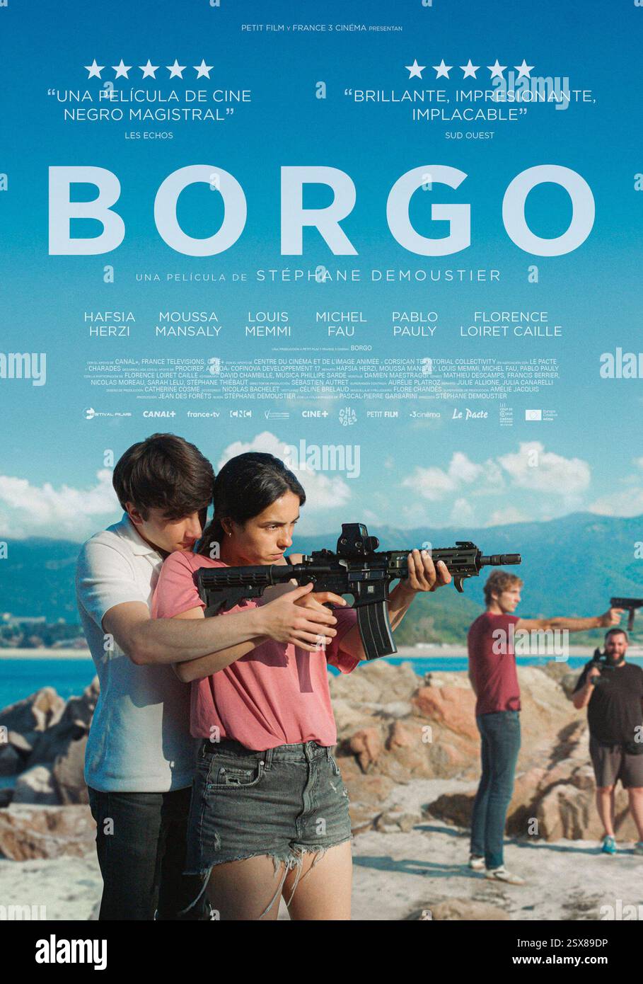 BORGO (2023), diretto da STÉPHANE DEMOUSTIER. Crediti: Petit Film / France 3 Cinéma / album Foto Stock
