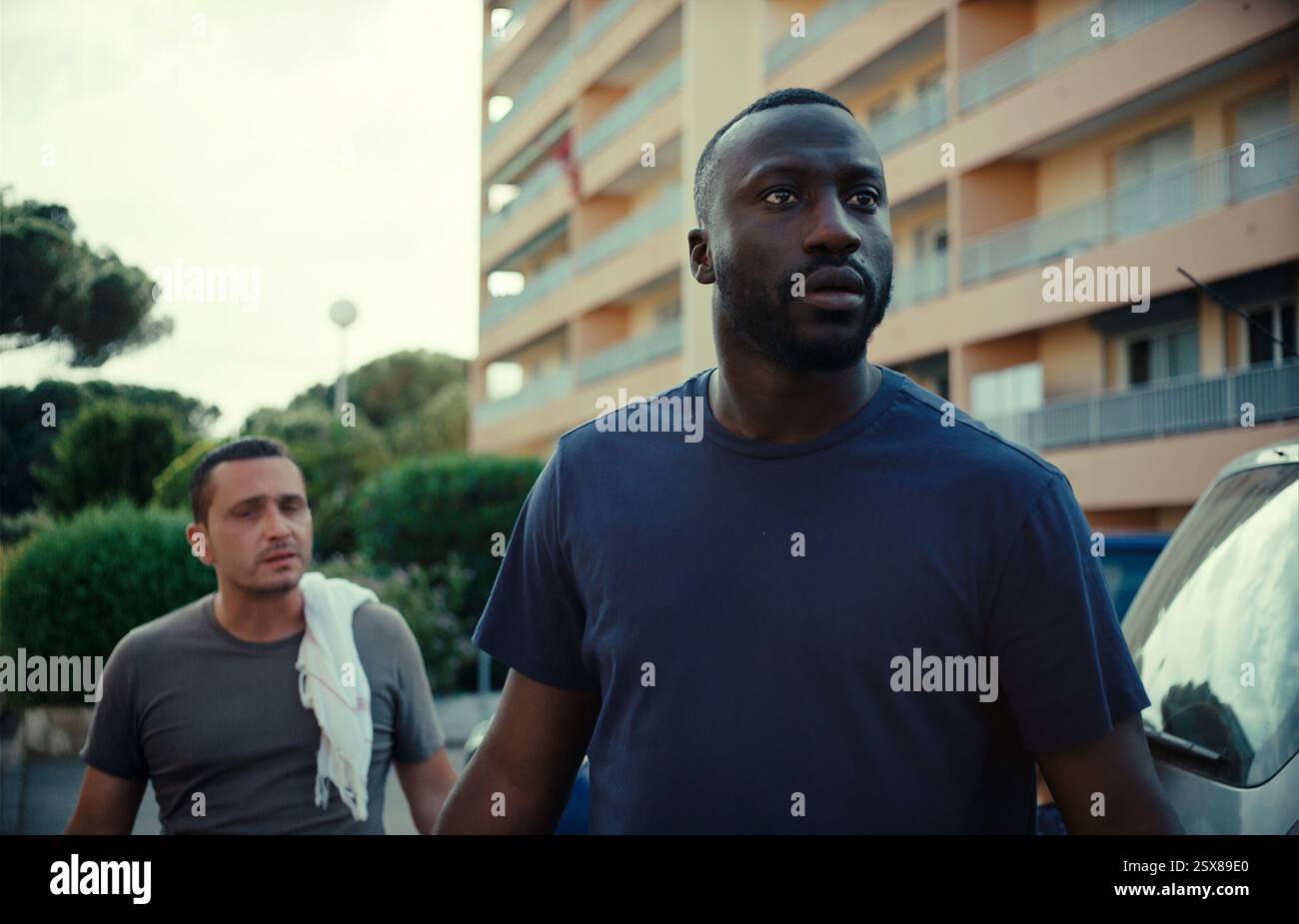 MOUSSA MANSALY in BORGO (2023), diretto da STÉPHANE DEMOUSTIER. Crediti: Petit Film / France 3 Cinéma / album Foto Stock
