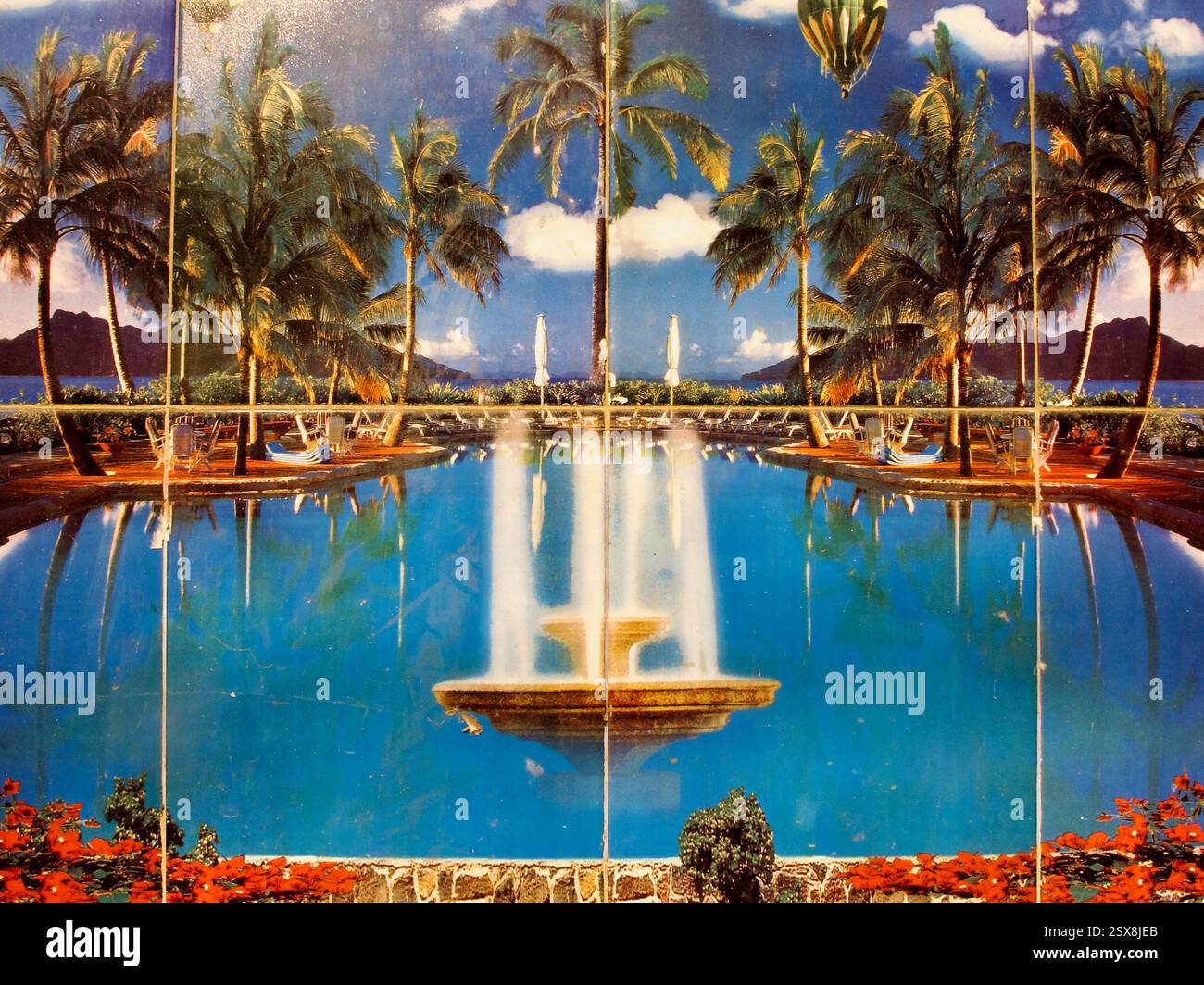 Paesaggio tropicale idealizzato composito stampato su piastrelle di ceramica decora un popolare ristorante di Dacca, mescolando immagini fuggitive con la cultura culinaria locale. Foto Stock