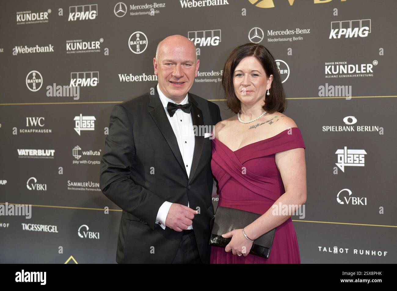 Kai Wegner mit Partnerin Katharina Günther-Wünsch beim 73. Ball der Wirtschaft 2025 m dall'Hotel InterContinental. Berlino, 22.02.2025 *** Kai Wegner con la partner Katharina Günther Wünsch al 73 Ball der Wirtschaft 2025 dell'Hotel InterContinental Berlin, 22 02 2025 foto:XM.xBehrensx/xFuturexImagex vbki_5214 Foto Stock