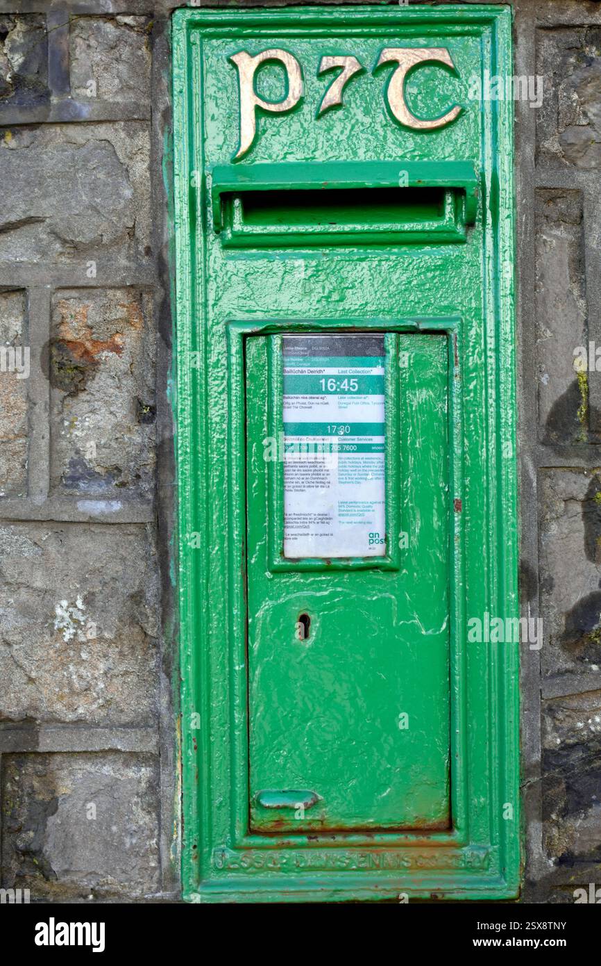 Una casella postale a Donegal Town, Irlanda. Foto Stock