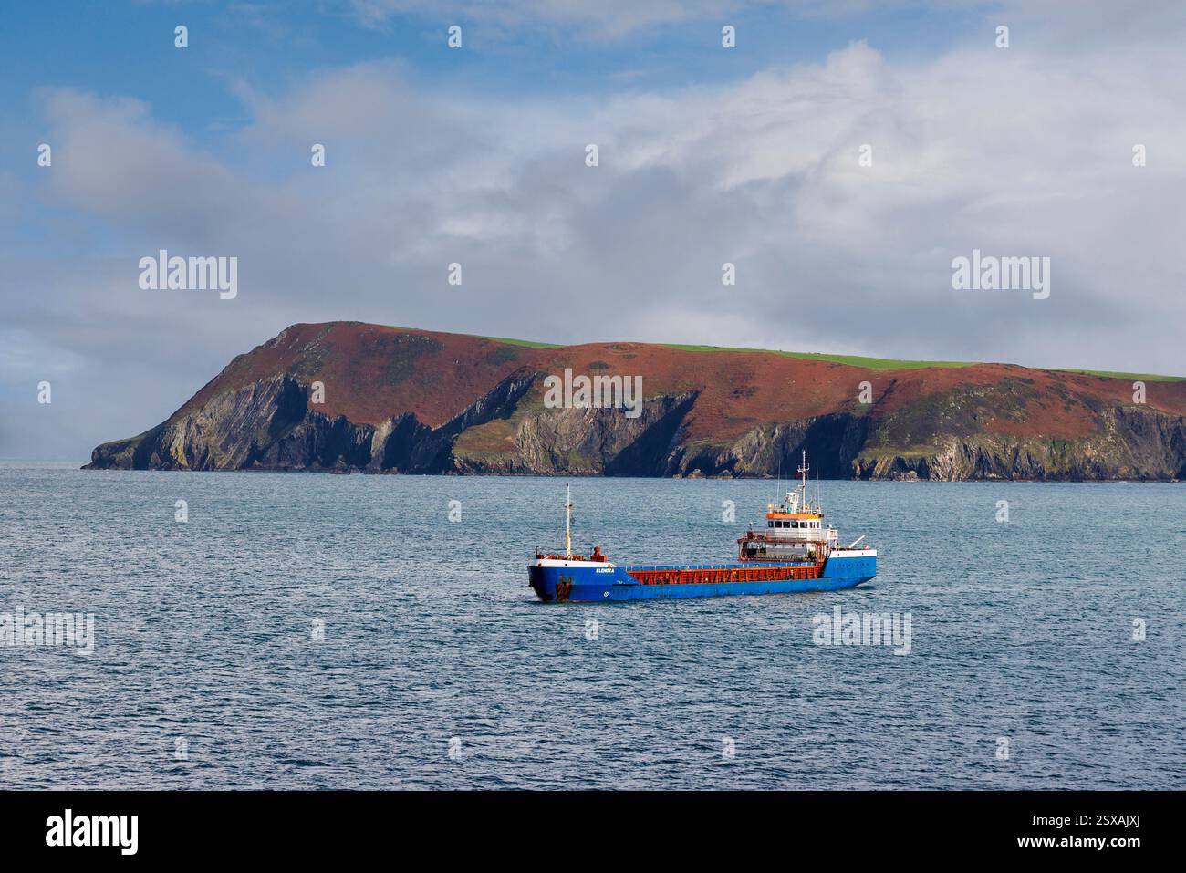 Elenora, nave cargo generale, Fishguard, Galles, Regno Unito Foto Stock