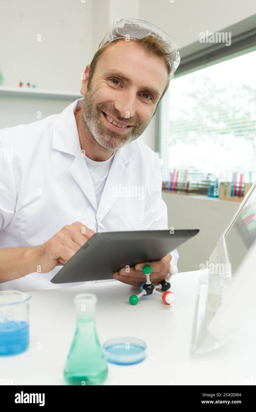 gadget tecnologico in laboratorio Foto Stock