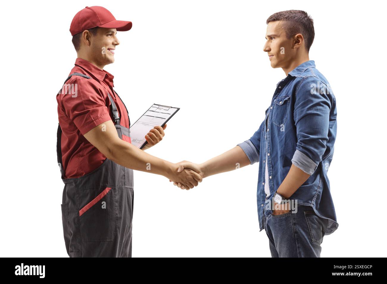Uomo che stringe la mano con un corriere isolato su sfondo bianco Foto Stock