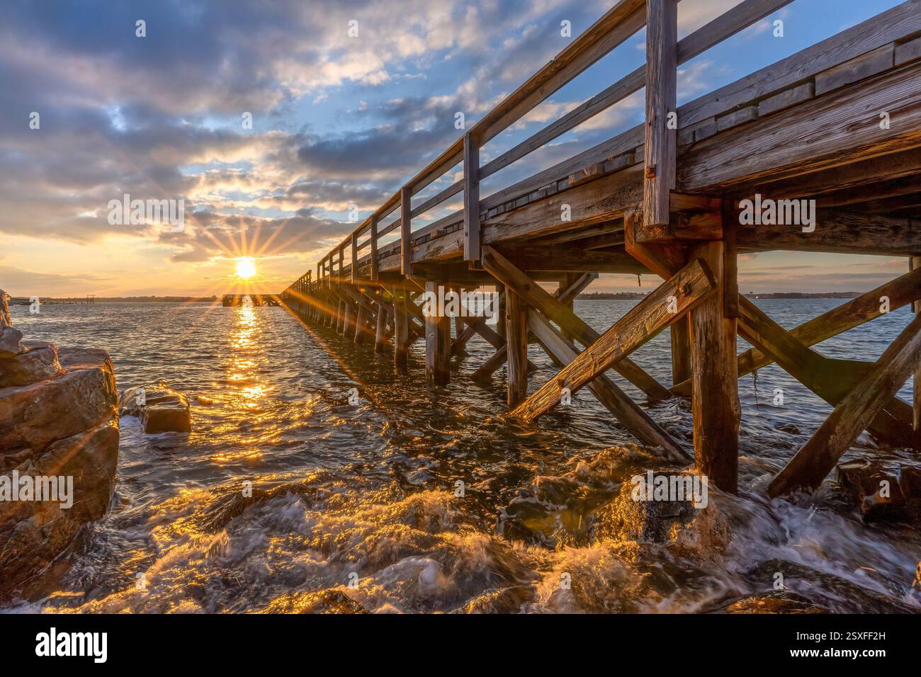 Tramonto sul molo di Kittery Maine Foto Stock