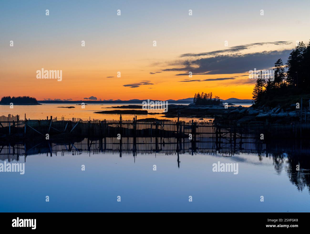 Tramonto sulla Stonington Maine Coast Foto Stock