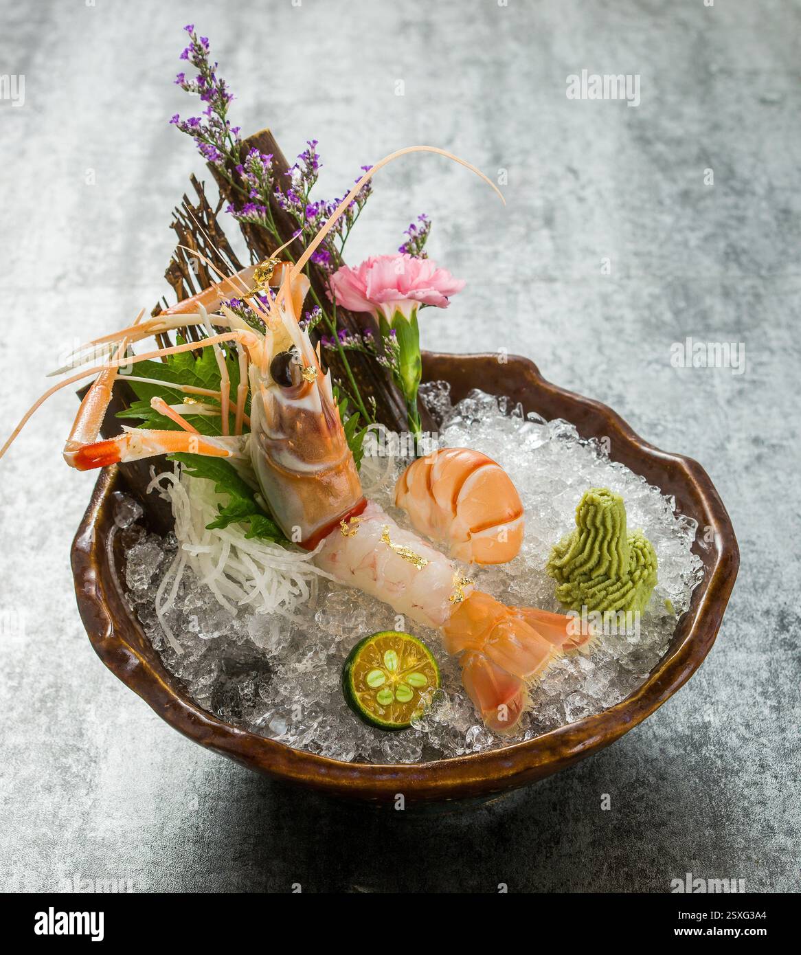 NUOVA ZELANDA SCAMPI CONFIT, GAMBERI DELLA BAIA DI DUBLINO O ARAGOSTA NORVEGESE O SCAMPI EPHROPS NORVEGICUS SU GHIACCIO, SCAMPI SASHIMI Foto Stock