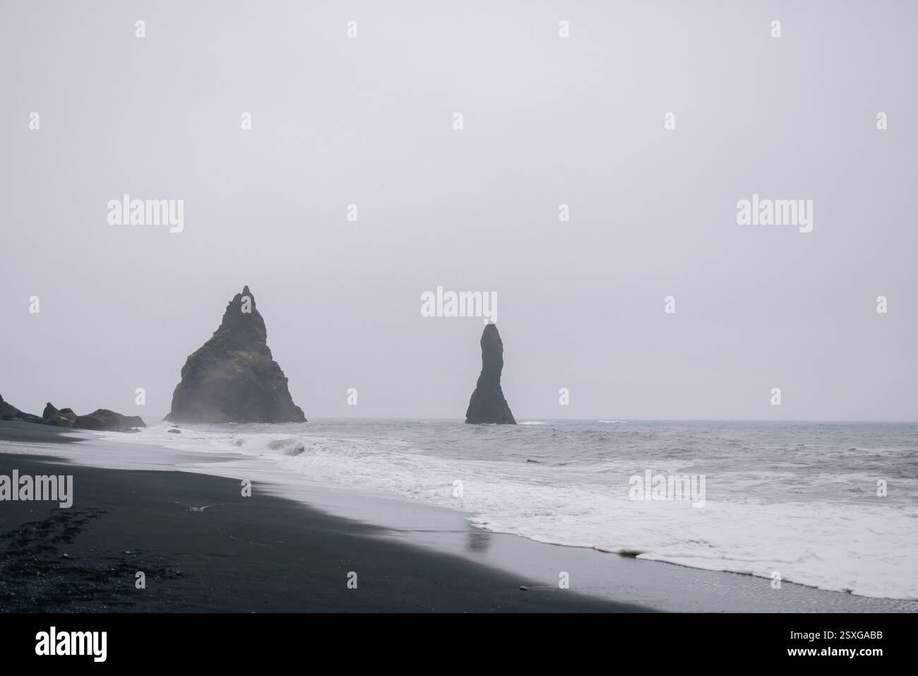 Spiaggia di sabbia nera a Vik Foto Stock