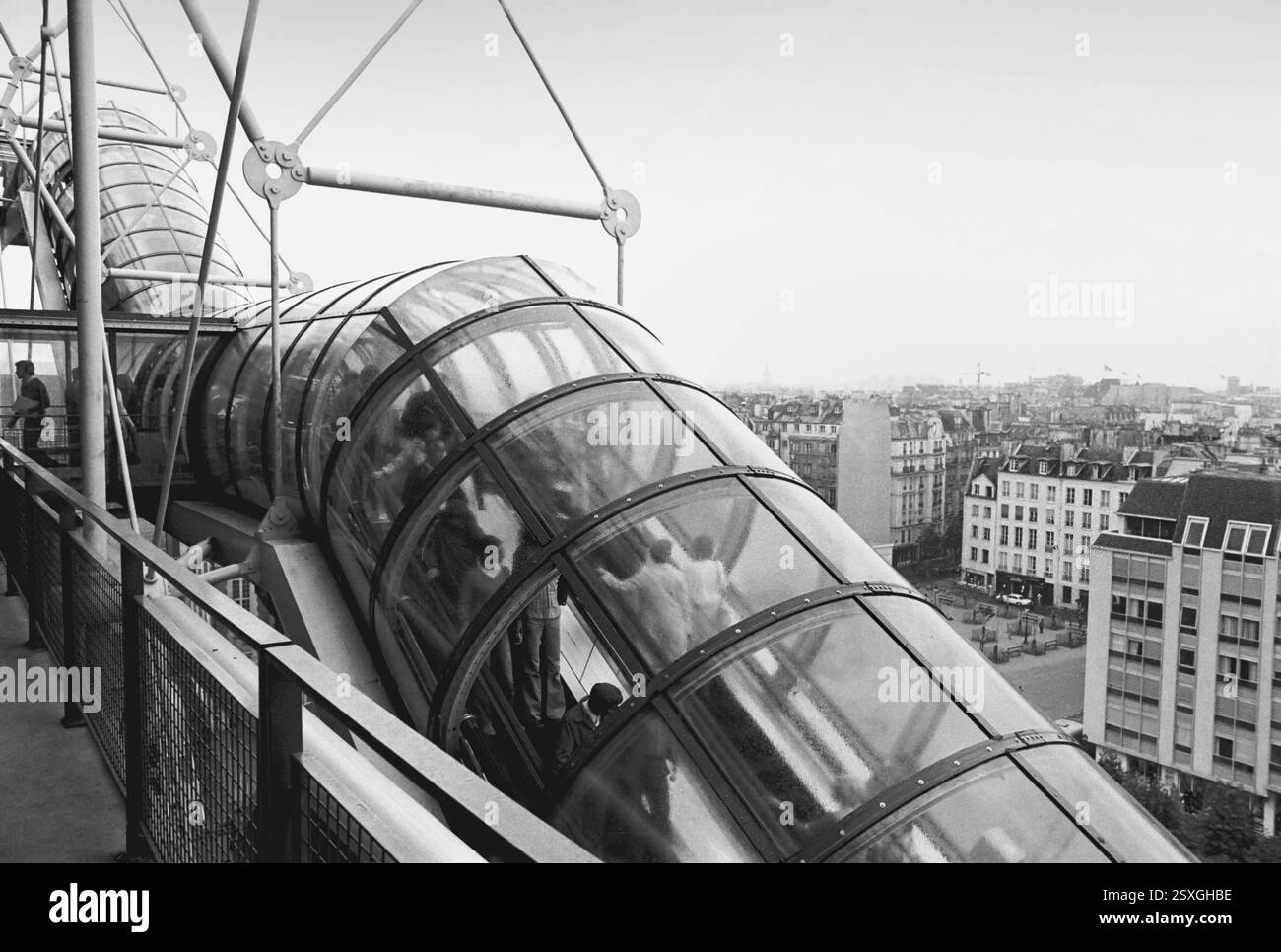 - Parigi, estate 1978, Georges Pompidou Beauburg Centro Nazionale d'Arte e Cultura - Parigi, estate 1978, Centro nazionale d'Arte e di cultura Georges Pompidou Beauburg Foto Stock