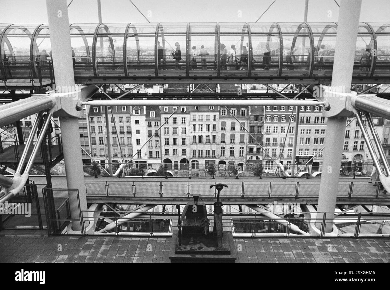 - Parigi, estate 1978, Georges Pompidou Beauburg Centro Nazionale d'Arte e Cultura - Parigi, estate 1978, Centro nazionale d'Arte e di cultura Georges Pompidou Beauburg Foto Stock