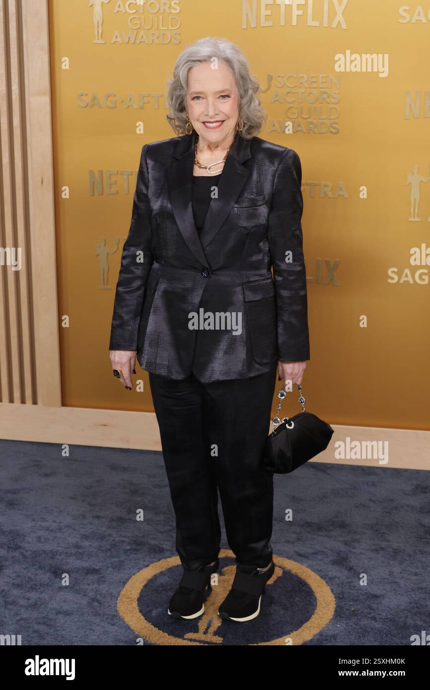 Kathy Bates partecipa al 31° Screen Actors Guild Awards annuale allo Shrine Auditorium e Expo Hall il 23 febbraio 2025 a Los Angeles, California. Foto: Crash/imageSPACE Foto Stock