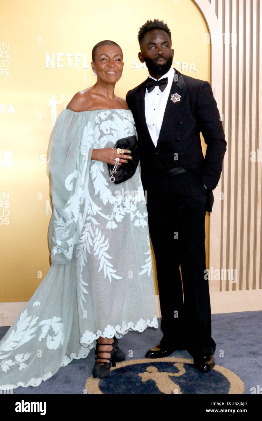 Adjoa Andoh und Jimmy Akingbola bei der Verleihung der 31. Screen Actors Guild Awards 2025 im Shrine Auditorium e Expo Hall. Los Angeles, 23.02.2025 foto:XJ.xBlocx/xFuturexImagex SAG 6107 Foto Stock