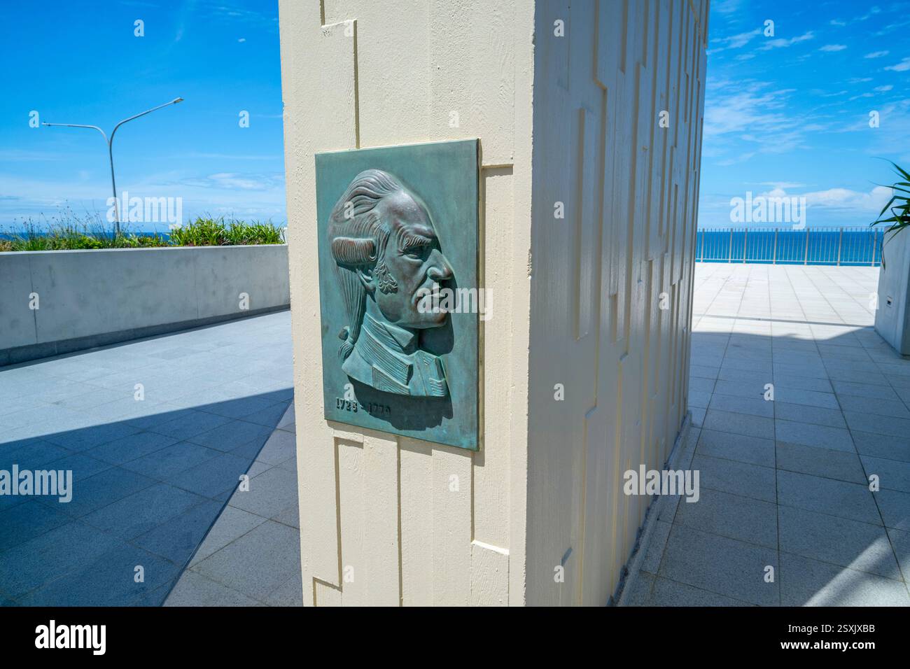 Captain Cook Memorial and Lighthouse il monumento e faro costruito nel 1970 commemora il 200° anniversario dell'esplorazione del capitano James Cook Foto Stock