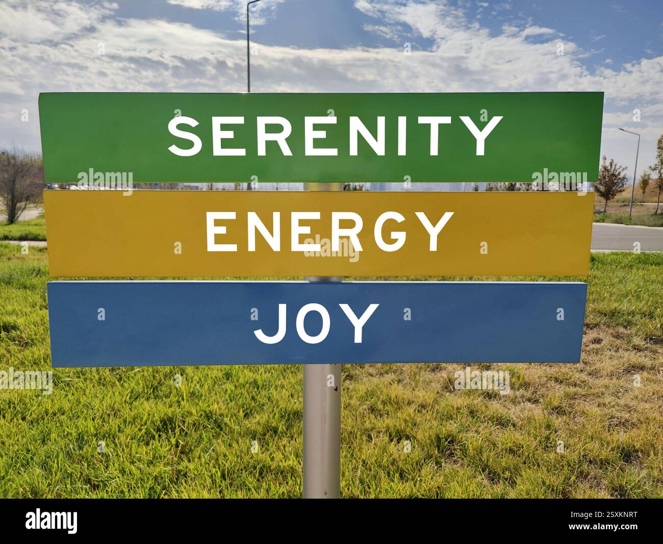 Serenità, energia e gioia: L'armonia della pace interiore e della vita vibrante Foto Stock