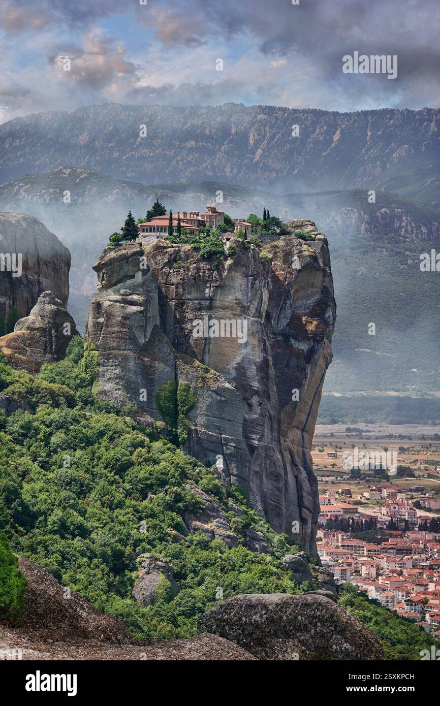 Meteora medievale Monastero topp della Santissima Trinità, (Agia Triada, Ayías Triádhos, Ayia Triada) Meteora, Grecia Foto Stock