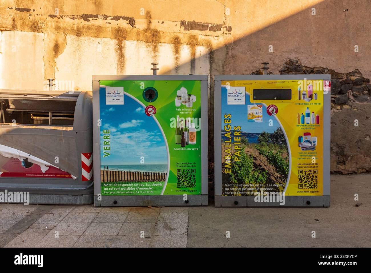 Punto di raccolta del riciclaggio, Marsiglia, Herault, Occitanie, Francia, Europa Foto Stock