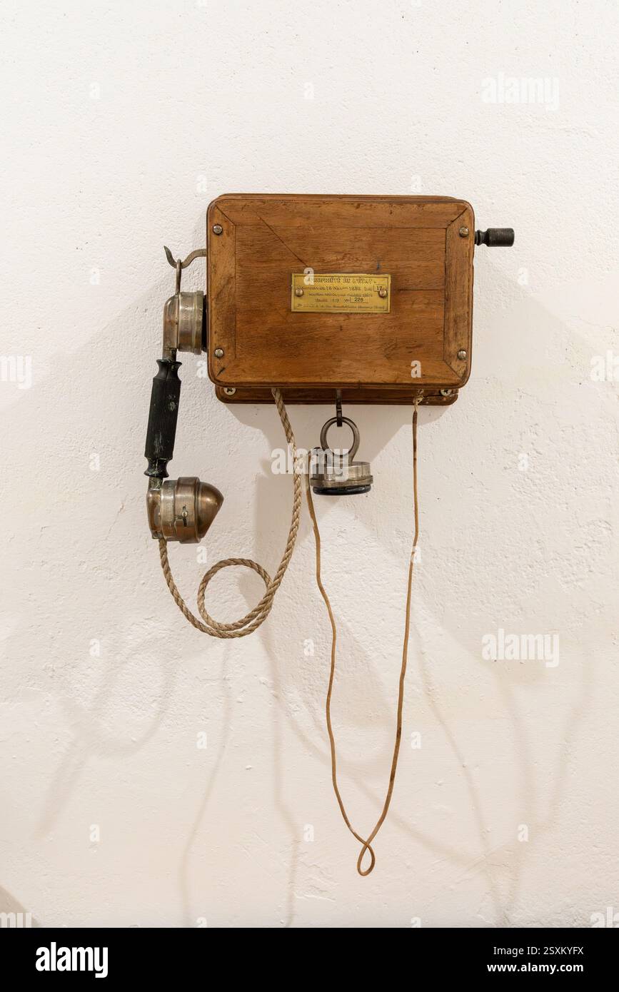 Telefono analogico antico, Francia, Europa Foto Stock