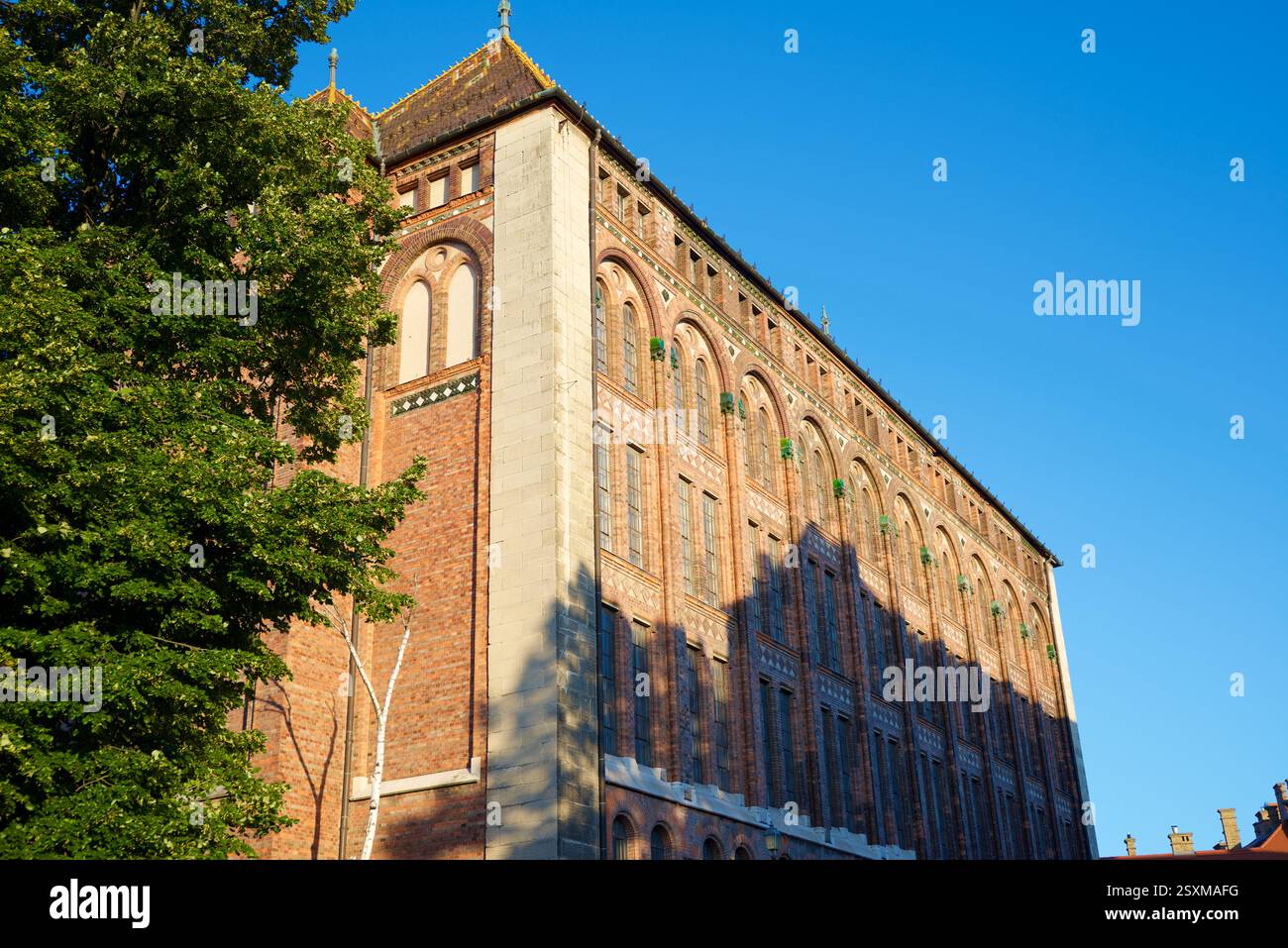 Vista esterna dell'edificio dell'Archivio Nazionale dell'Ungheria a Budapest, Ungheria. Foto Stock