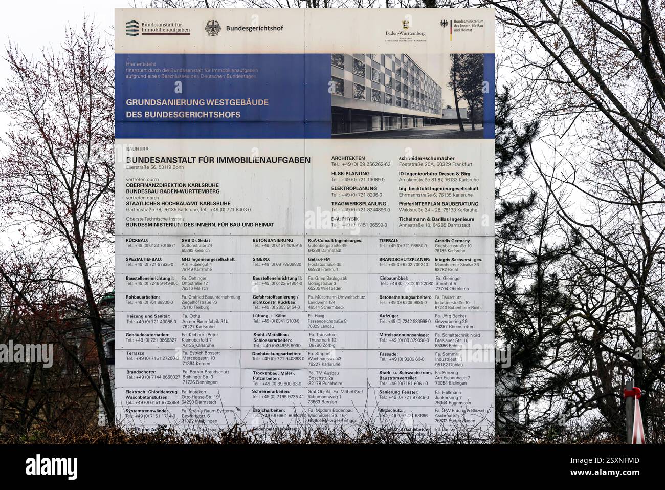 Der Bundesgerichtshof BGH in Karlsruhe ist das oberste Gericht der Bundesrepublik Deutschland auf dem Gebiet der ordentlichen Gerichtsbarkeit und damit letzte Instanz in Zivil- und Strafverfahren. // 24.02.2025: Karlsruhe, Baden-Württemberg, Deutschland. *** La Corte federale di giustizia BGH di Karlsruhe è il tribunale supremo della Repubblica federale di Germania nel settore della giurisdizione ordinaria e quindi l'ultima istanza nel procedimento civile e penale 24 02 2025 Karlsruhe, Baden Württemberg, Germania Foto Stock