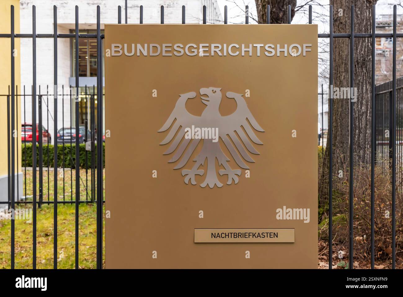 Der Bundesgerichtshof BGH in Karlsruhe ist das oberste Gericht der Bundesrepublik Deutschland auf dem Gebiet der ordentlichen Gerichtsbarkeit und damit letzte Instanz in Zivil- und Strafverfahren. // 24.02.2025: Karlsruhe, Baden-Württemberg, Deutschland. *** La Corte federale di giustizia BGH di Karlsruhe è il tribunale supremo della Repubblica federale di Germania nel settore della giurisdizione ordinaria e quindi l'ultima istanza nel procedimento civile e penale 24 02 2025 Karlsruhe, Baden Württemberg, Germania Foto Stock