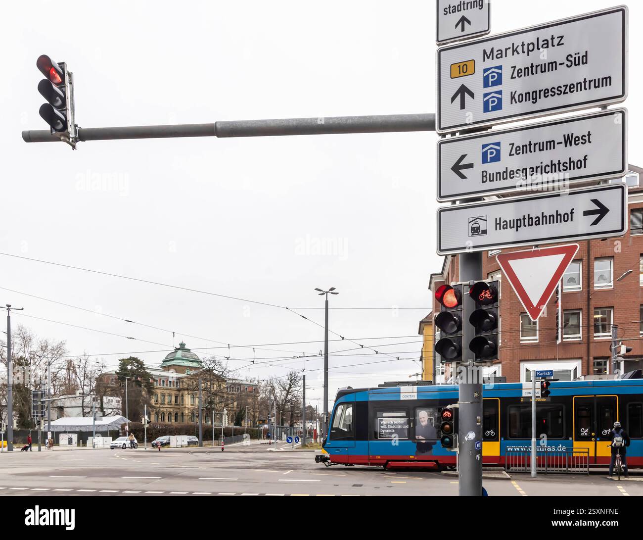 Der Bundesgerichtshof BGH in Karlsruhe ist das oberste Gericht der Bundesrepublik Deutschland auf dem Gebiet der ordentlichen Gerichtsbarkeit und damit letzte Instanz in Zivil- und Strafverfahren. // 24.02.2025: Karlsruhe, Baden-Württemberg, Deutschland. *** La Corte federale di giustizia BGH di Karlsruhe è il tribunale supremo della Repubblica federale di Germania nel settore della giurisdizione ordinaria e quindi l'ultima istanza nel procedimento civile e penale 24 02 2025 Karlsruhe, Baden Württemberg, Germania Foto Stock