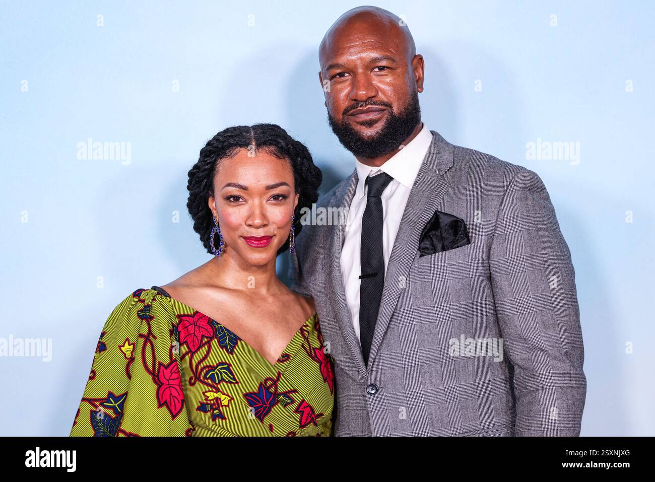 Hollywood, Stati Uniti. 24 febbraio 2025. HOLLYWOOD, LOS ANGELES, CALIFORNIA, USA - 24 FEBBRAIO: Sonequa Martin-Green e il marito Kenric Green arrivano alla proiezione speciale di Los Angeles di "My Dead Friend Zoe" della Briarcliff Entertainment tenutasi all'Hollywood Legion Theater all'Hollywood American Legion Post 43 il 24 febbraio 2025 a Hollywood, Los Angeles, California, Stati Uniti. (Foto di Xavier Collin/Image Press Agency) credito: Image Press Agency/Alamy Live News Foto Stock
