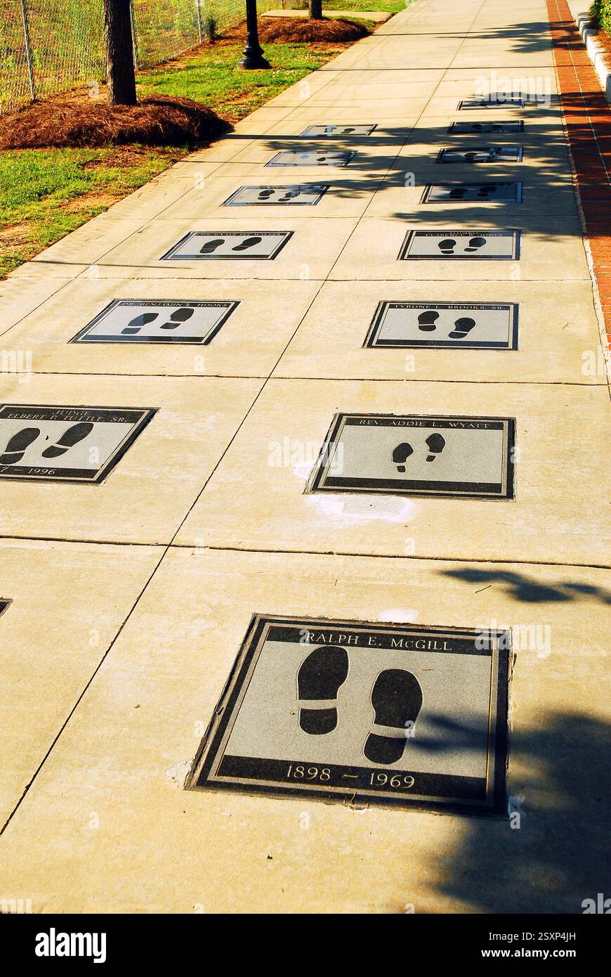 La African American Walk of Fame onora gli individui che hanno contribuito al movimento per i diritti civili al Martin Luther King Center di Atlanta Foto Stock