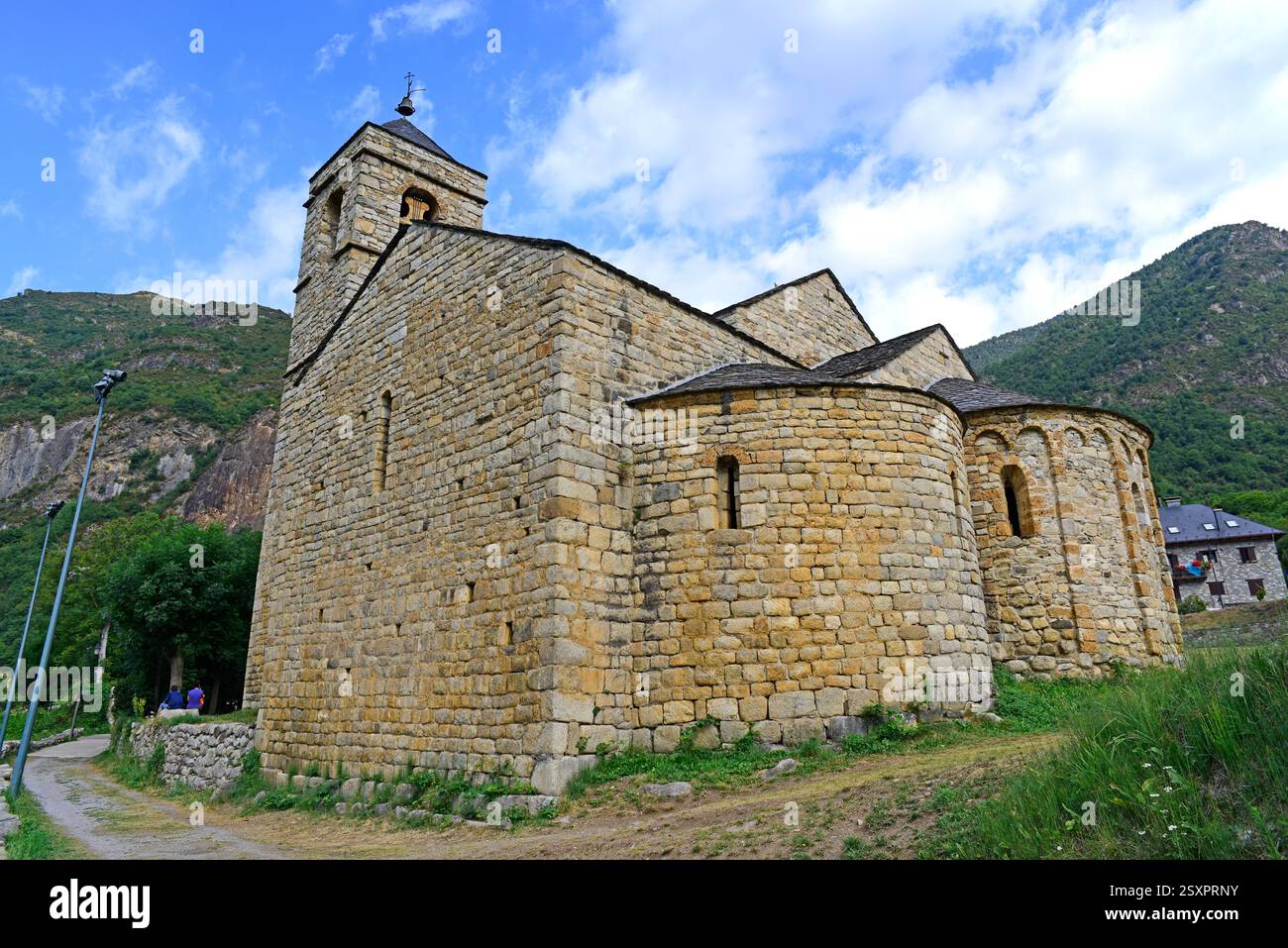 Barruera, chiesa di Sant Feliu (romanica, XI-XII secolo). Patrimonio dell'umanità dell'UNESCO; comune di Vall de Boí, alta Ribaganza, Lleida, Catalogna, Spagna. Foto Stock