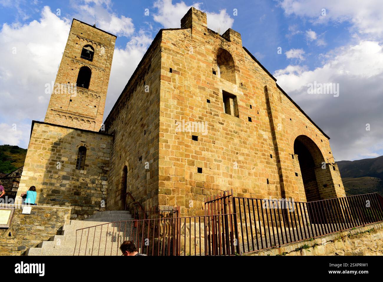 Durro, la Nativitat de la Mare de Déu (romanico, XII secolo). Comune di Vall de Boí, alta Ribaganza, Lleida, Catalogna, Spagna. Foto Stock