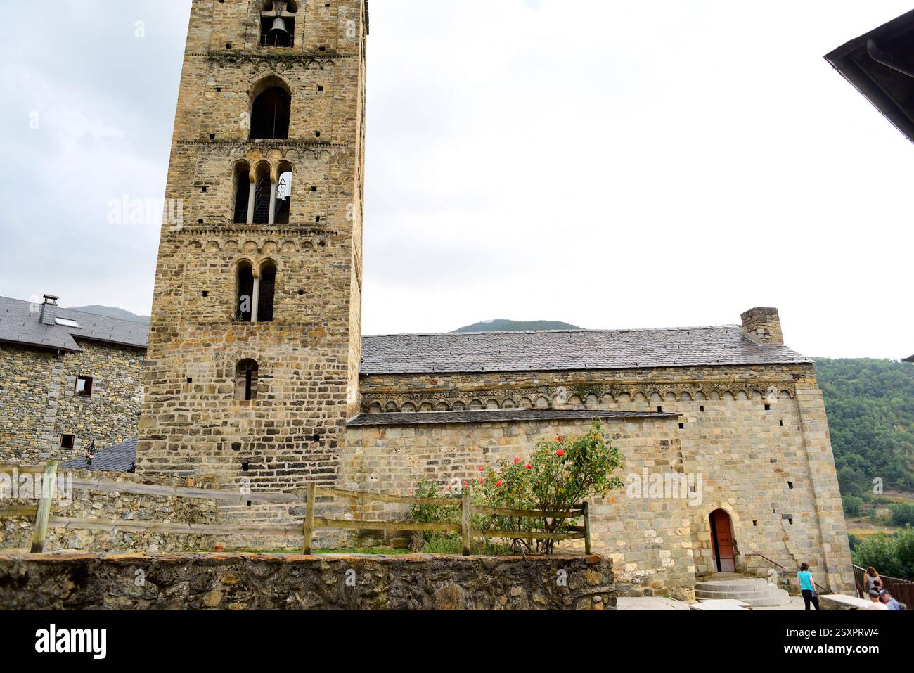 Durro, la Nativitat de la Mare de Déu (romanico, XII secolo). Comune di Vall de Boí, alta Ribaganza, Lleida, Catalogna, Spagna. Foto Stock