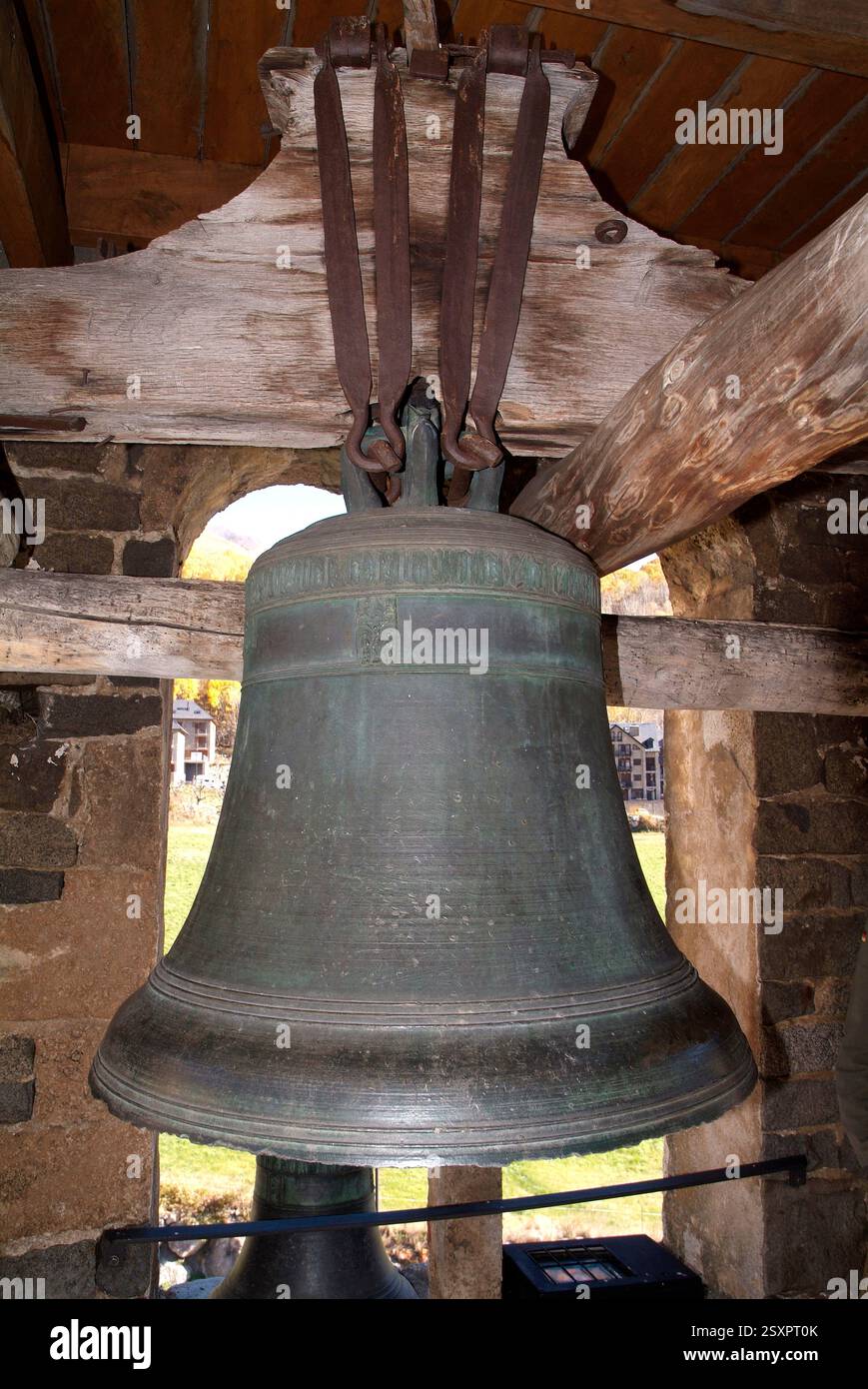 Taüll, chiesa di Sant Climent (romanica, XI secolo). Patrimonio mondiale dell'UNESCO. Campanello. Vall de Boí, alta Ribaganza, Lleida, Catalogna, Spagna. Foto Stock